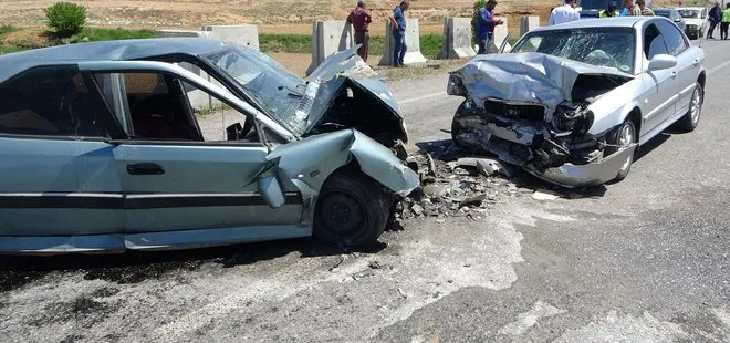 Malatya’da 2 otomobil burun buruna çarpıştı! 2 yaralı