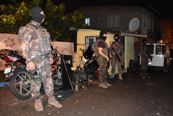1643771482684.jpg İstanbul'da torbacılara şafak vakti operasyon! - 1
