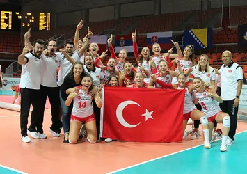Avrupa şampiyonu milli voleybolcular yurda döndü