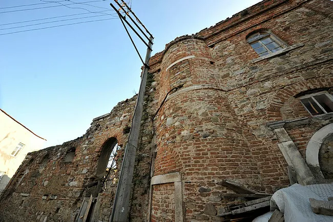 bursada-1-milyon-dolara-satisa-cikarilan-600-yillik-kilise-6-yildir-alici-bulamiyor-1615549959761.jpg Bursa'da 1 milyon dolara satışa çıkarılan 600 yıllık kilise 6 yıldır alıcı bulamıyor - 3
