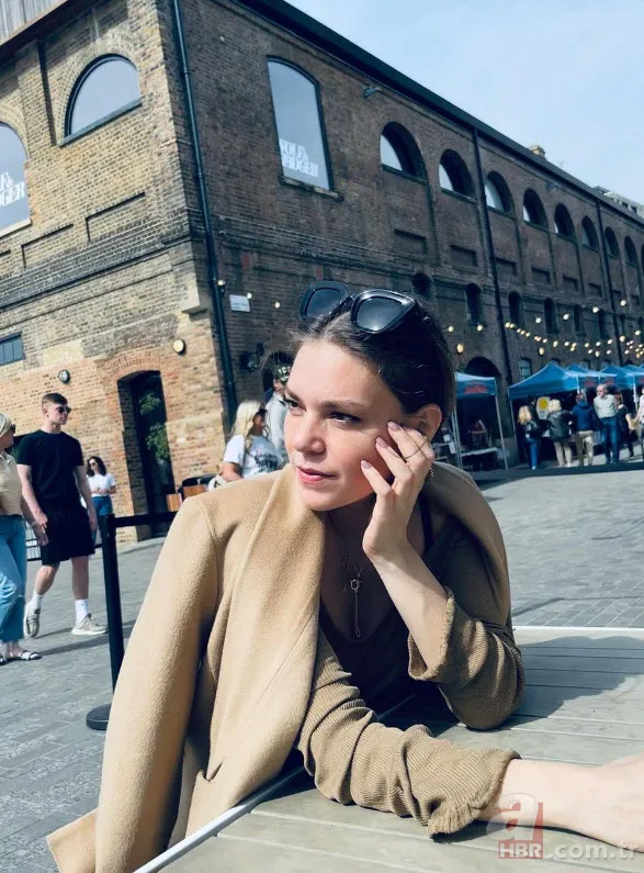 Bebek bekleyen Aslı Enver eşine poz verdi! Fotoğraflarına beğeni yağdı 4