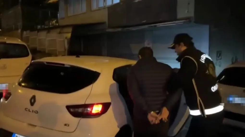 İstanbul'da FETÖ'ye operasyon! Aralarında aktif kamu görevlisi de var: 19 gözaltı