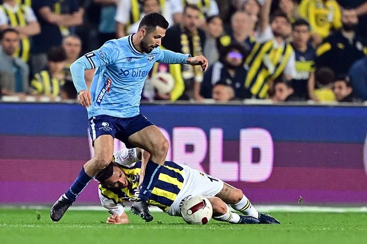 Fenerbahçe-Adana Demirspor maçı sonrası hakem Arda Kardeşler’e şok eleştiri: Penaltı...