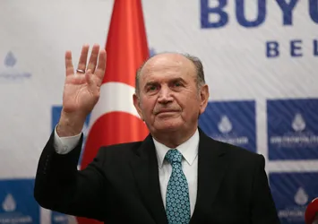 Son kez İBB önünde! Kadir Topbaş'a veda...
