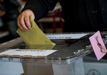 Türkiye erken seçime gidiyor