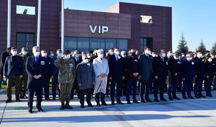 Son dakika: Gara kahramanlarına veda! Şehit annesinin sözleri yürek dağladı: Sen kalk da ben yatayım - 8