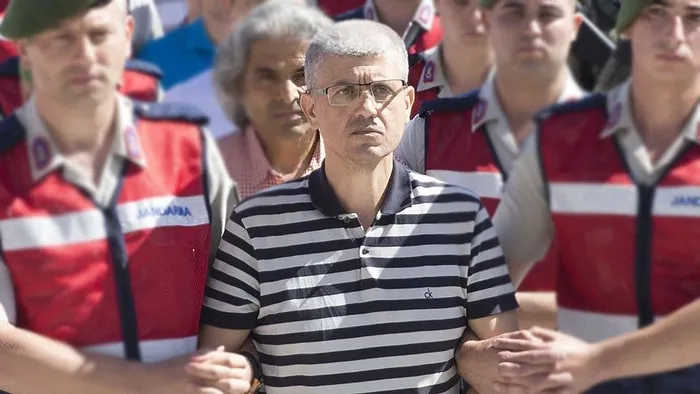 Son dakika: Muhafız Alayı davasında karar açıklandı! Darbeci komutanlara ceza yağdı