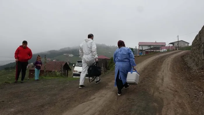Son dakika: Karadeniz yaylalarında ’aşı’ mesaisi! Sağlık ekipleri kapı kapı dolaşıyor