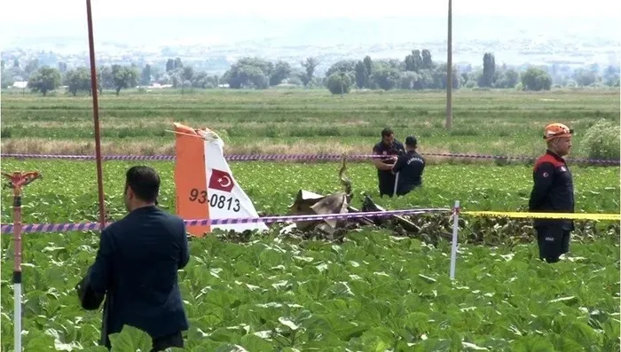 Kayseri’de düşen eğitim uçağında şehit olan pilotlar Uğur Yıldız ve Gökhan Özen’e veda