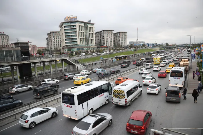 Son dakika: İstanbul’da haftanın ilk iş gününde trafik yoğunluğu!