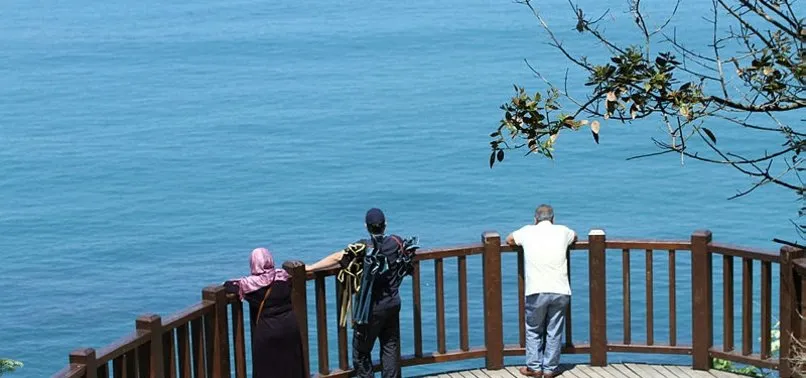 Düzce’deki tarihi Ceneviz Kalesi’nde turist hareketliliği başladı