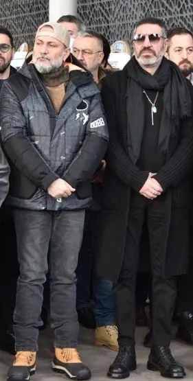 Ünlü müzisyen Ercan Saatçi’nin acı günü! Babasını kaybetti! Cenazeye ünlüler akın etti! Hakan Altun, İsmail Türüt, İbrahim Kutluay… 6