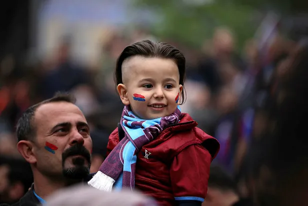 trabzonspor-en-son-ne-zaman-sampiyon-oldu-trabzonsporun-kac-sampiyonlugu-var-muzesindeki-kupa-sayisi-kac-1651325551541.jpg Trabzonspor en son ne zaman şampiyon oldu? Trabzonspor'un kaç şampiyonluğu var? Müzesindeki kupa sayısı kaç? - 2