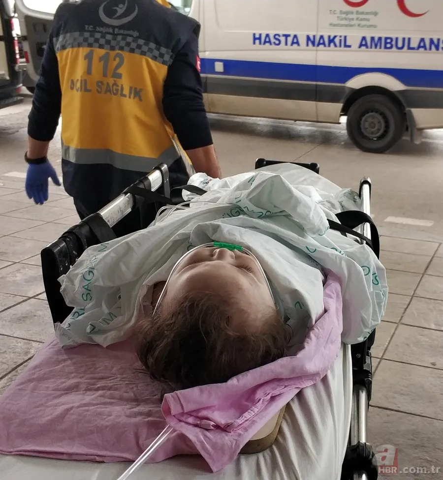 Pencereden düşen ikizlerden biri ağır yaralanırken, diğerini ise direğe tırmanan kurye kurtardı 5