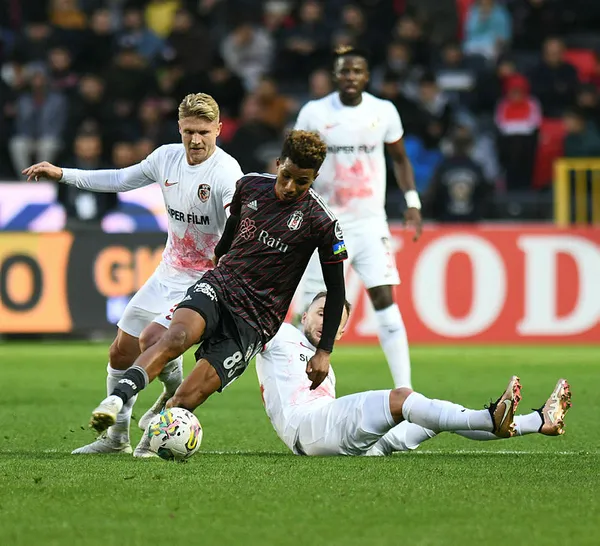 Kartal bir puana son dakikalarda uçtu! Gaziantep FK 1-1 Beşiktaş MAÇ SONUCU