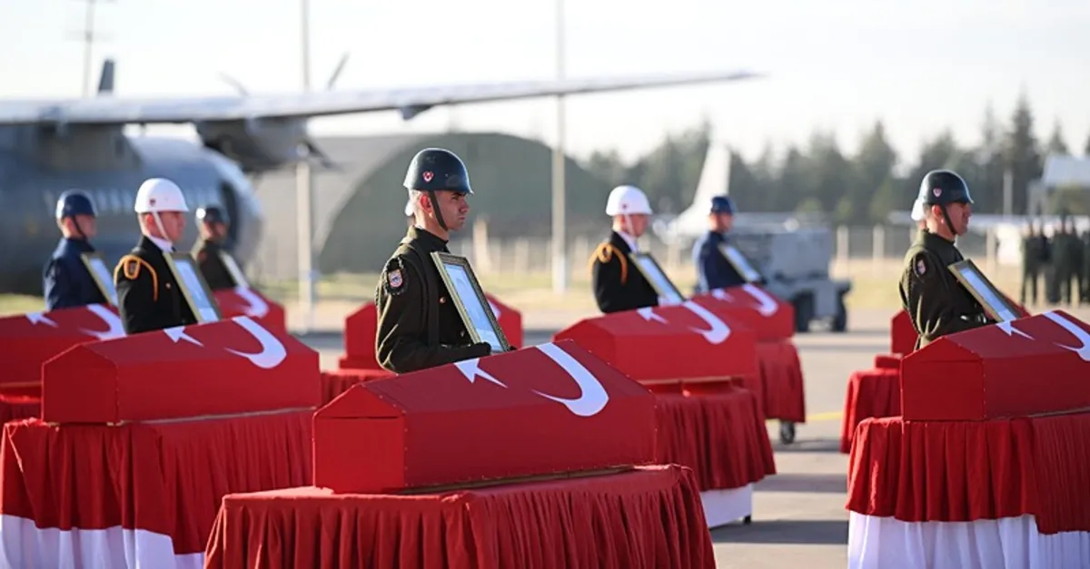 CANLI | Türkiye şehitlerini uğurluyor! Yüreğimiz yandı
