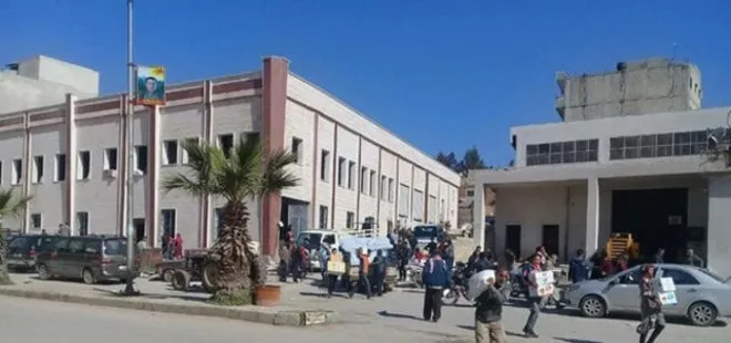 Afrin’de halk ayaklandı YPG/PKK merkez binasını bastı