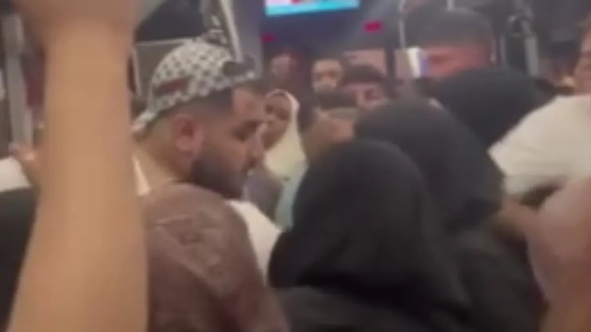 İETT otobüsünde ortalık karıştı! Çocuğuna vuran kişiyle vatandaş arasında yumruklu kavga