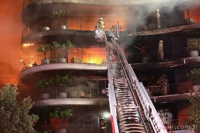 İzmir Narlıdere’deki büyük site yangınında ihmal iddiası: MHP’li Şahin’den Başkan Tunç Soyer’e tepki! 4