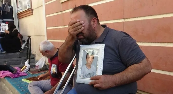 Diyarbakır'da Evlat Nöbeti sürüyor! Acılı baba: Oğlumu almadan dönmeyeceğim - 2