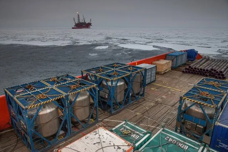 Rusya’nın kutuplardaki ilk petrol platformu ’’Prirazlomnaya’’