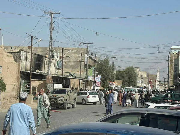 Son dakika: Afganistan'da cuma namazı öncesi camiye bombalı saldırı! - 2