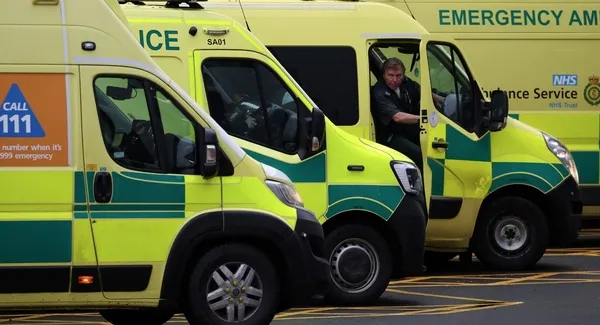 ingilterede-ucret-krizi-ogretmen-ve-hemsirelerden-sonra-ambulans-calisanlari-da-greve-gidiyor-1674070176409.jpg İngiltere'de 'ücret' krizi: Öğretmen ve hemşirelerden sonra ambulans çalışanları da greve gidiyor - 2