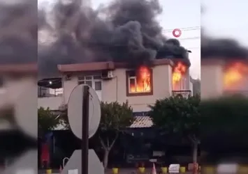 Hatay’da müstakil ev alevlere teslim oldu