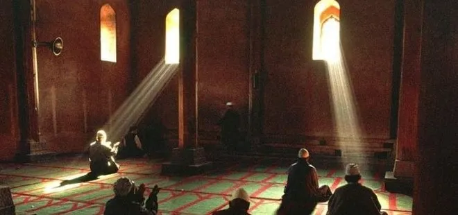 İran’dan sonra Bulgaristan’da camileri ibadete açtı