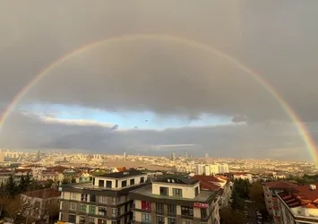 Görüntüler İstanbul'dan! Gökkuşağı görenleri hayran bıraktı
