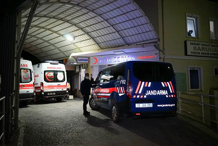 Balıkesir'de 'dur' ihtarına uymayan şüpheliler ateş açtı 2 asker yaralandı - 3