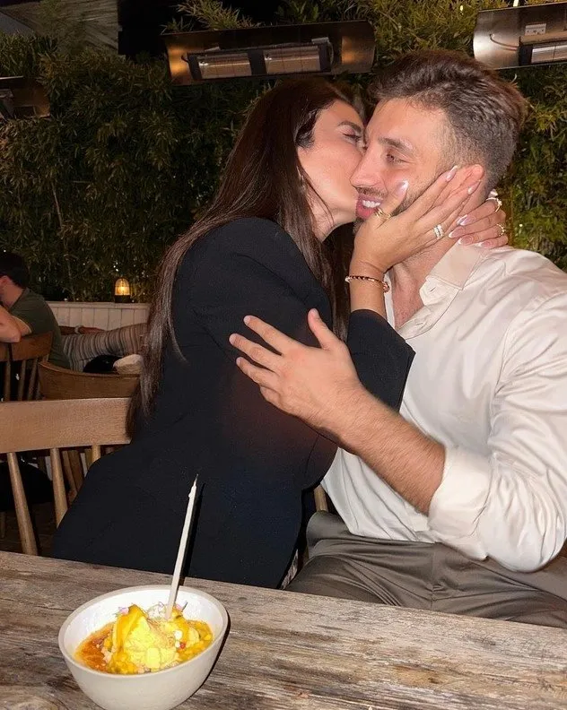 Futbolcu Alparslan Öztürk’ün eşi Ebru Şancı’nın paylaşımı olay oldu! Bu halime rağmen beni terk etmedi