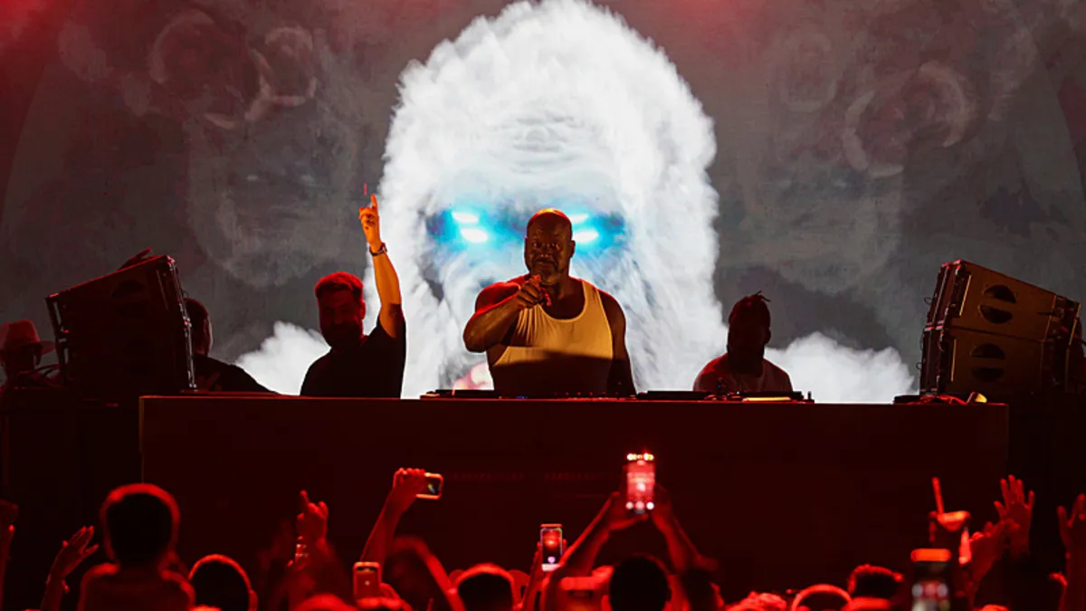 NBA yıldızından Antalya’da unutulmaz DJ performansı