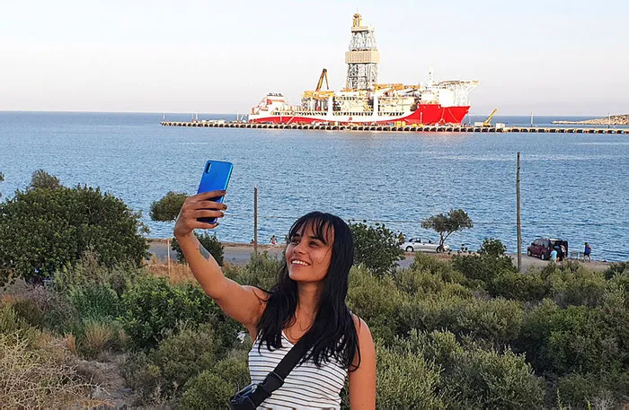 Kırmızı beyaza boyandı! 'Kanuni' Akdeniz'e açılmak için gün sayıyor - 1