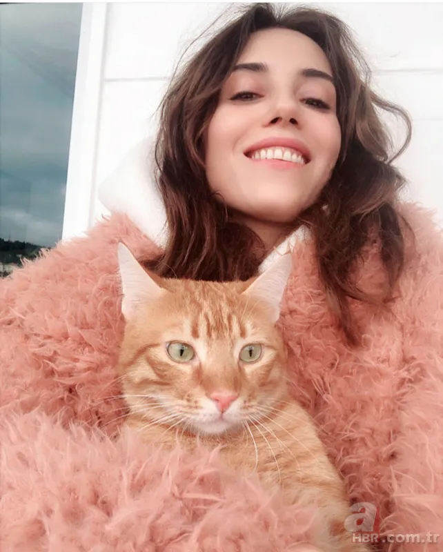 Ünlü şarkıcı Serdar Ortaç’tan bomba aşk itirafı! Gözde oyuncuya kalbini kaptırmış: Onun için şarkı bile yazdım 9