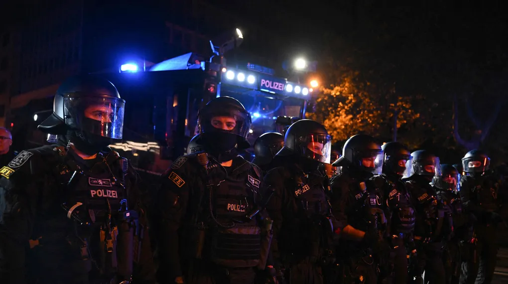 Avrupa'da ekonomik kriz sokaklara taştı! Almanya'da 34 kentte eş zamanlı protesto