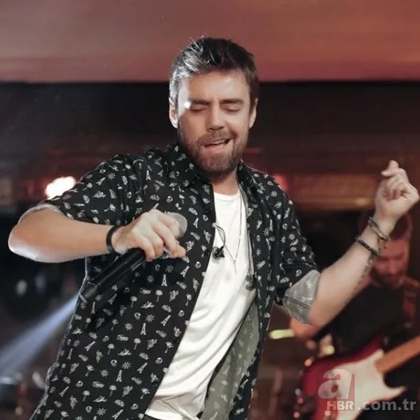 Kırmızı Oda dizisinin Manolya hocası Binnur Kaya yaşıyla olay oldu! Meğer… 15