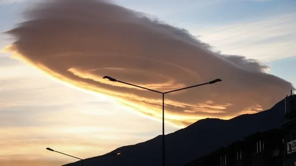 bursada-gorulmustu-mercek-bulutu-dunyanin-gundeminde-1674205571475.jpg Bursa’da görülmüştü! "Mercek bulutu" dünyanın gündeminde - 1