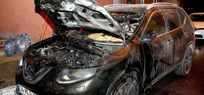 İstanbul'da 3 araç kundaklandı