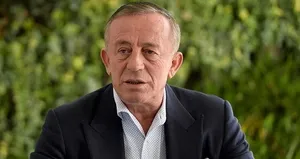 Ali Ağaoğlu torunları beşledi