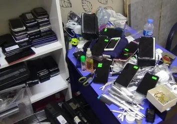 Burada yok yok! Havalimanında unutulan 5 kamyon eşya satışa çıkıyor