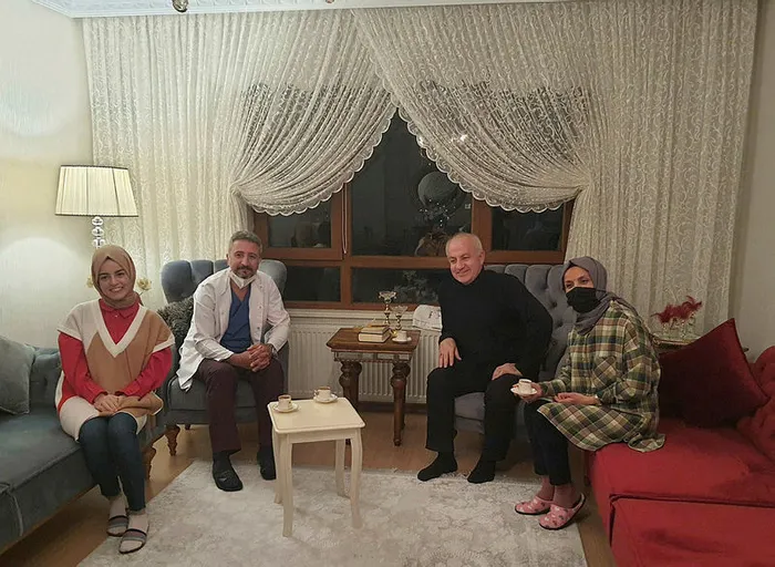 Sağlık Bakanı Fahrettin Koca ikna etti! Anaokulu öğretmeni aşısını oldu - 4