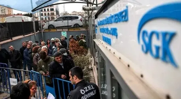 Emeklilerin gözü Resmi Gazete’de! Hangi Emekli ne kadar fark alacak? Kök maaş nasıl hesaplanacak? Ek zam farkı ne zaman yatırılacak?