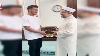 Cami temizleyen Mesut Özil’e teşekkür!