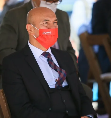 CHP’li milletvekillerin Meclis’te taktıkları ve Atatürk’ün imzasının bulunduğu maskeler çöpe atıldı