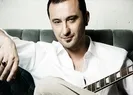 Ünlü şarkıcı entübe edildi!