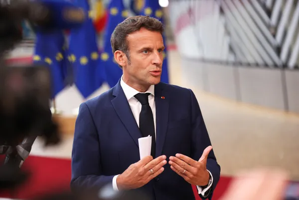 fransa-cumhurbaskani-macron-tahilin-ukrayna-disina-cikarilmasinda-turkiyenin-oneminin-altini-cizdi-1654032994522.jpg Fransa Cumhurbaşkanı Macron tahılın Ukrayna dışına çıkarılmasında Türkiye’nin öneminin altını çizdi - 1