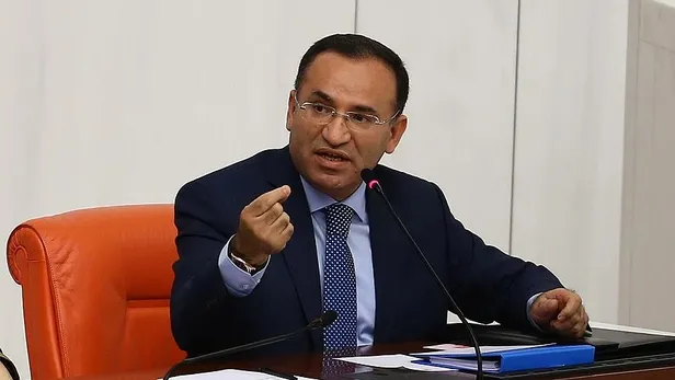 bekir-bozdag-kimdir-yeni-adalet-bakani-bekir-bozdag-kac-yasinda-ve-nereli-iste-bekir-bozdagin-hayat-hikayesi-1643435938817.jpg Bekir Bozdağ kimdir? Yeni Adalet Bakanı Bekir Bozdağ kaç yaşında ve nereli? İşte Bekir Bozdağ'ın hayat hikayesi - 5