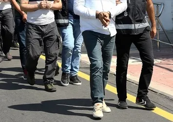 İzmir merkezli 26 ilde FETÖ operasyonu! Ankesörlü ve kontörlü telefonlardan iletişim kuruyorlardı
