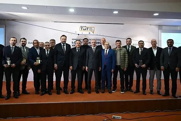 ulastirma-ve-altyapi-bakani-abdulkadir-uraloglundan-izmire-yht-mujdesi-yuksek-hizli-tren-insallah-geliyor-1708789097554.jpeg Ulaştırma ve Altyapı Bakanı Abdulkadir Uraloğlu'ndan İzmir'e YHT müjdesi! "Yüksek hızlı tren inşallah geliyor" - 3